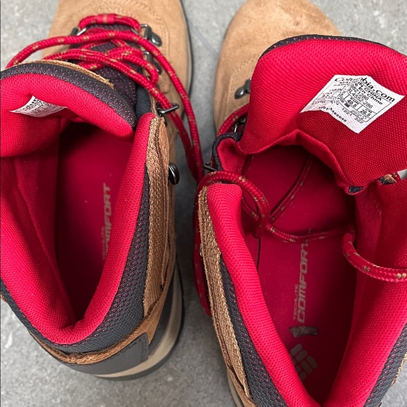Columbia Women's Newton Ridge Plus Waterproof Boots - Brown and Red - Picture 7 of 8